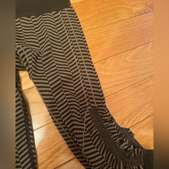 Lululemon capri leggings - Picture 4 of 6